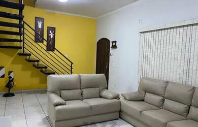 Imagem: A casa possui 5 Dormitórios, 5 Banheiros, 5 Vagas na garagem