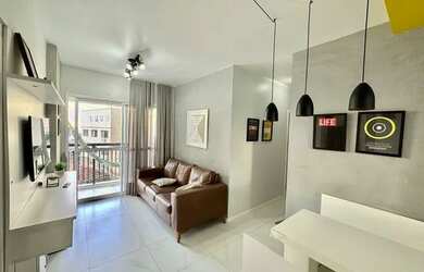 Imagem: O apartamento possui 2 Dormitórios, 1 Banheiro, 1 Vaga na garagem