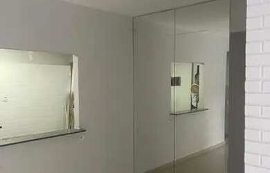 Imagem: O apartamento possui 3 Dormitórios, 1 Banheiro, 1 Vaga na garagem