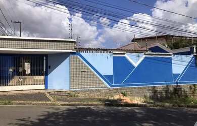 Imagem: A casa para alugar possui 3 Dormitórios, 3 Banheiros, 3 Vagas