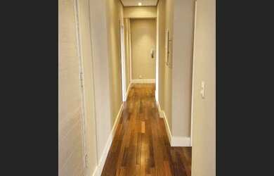 Imagem: O apartamento possui 4 Dormitórios, 5 Banheiros, 3 Vagas na