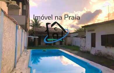 Imagem: A casa possui 5 Dormitórios, 3 Banheiros, 4 Vagas na garagem