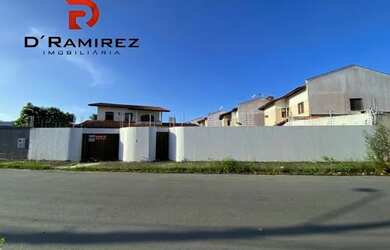 Imagem: A casa possui 3 Dormitórios, 5 Banheiros, 5 Vagas na garagem