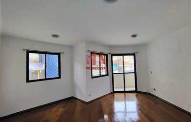 Imagem: O apartamento possui 3 Dormitórios, 2 Banheiros, 2 Vagas na