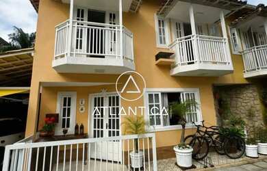 Imagem: A casa possui 3 Dormitórios, 3 Banheiros, 2 Vagas na garagem