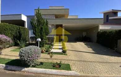 Imagem: A casa em condomínio possui 3 Dormitórios, 5 Banheiros, 4