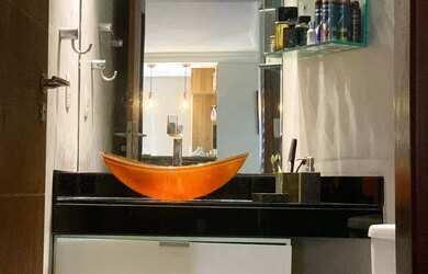 Imagem: O apartamento possui 1 Dormitório, 1 Banheiro, 1 Vaga na garagem