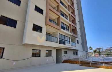 Imagem: O apartamento possui 1 Dormitório, 1 Banheiro, 1 Vaga na garagem