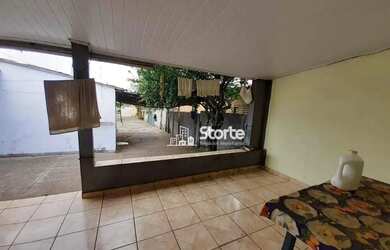 Imagem: A casa possui 5 Dormitórios, 2 Banheiros, 5 Vagas na garagem