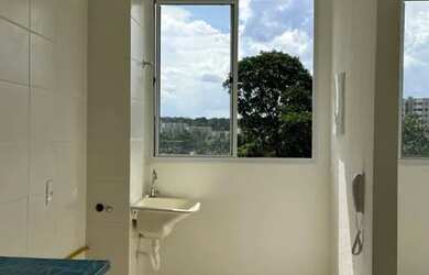 Imagem: O apartamento possui 2 Dormitórios, 1 Banheiro, 1 Vaga na garagem