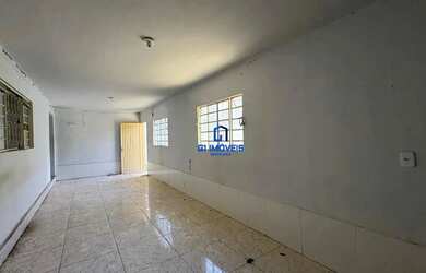 Imagem: A casa possui 4 Dormitórios, 2 Banheiros, 2 Vagas na garagem