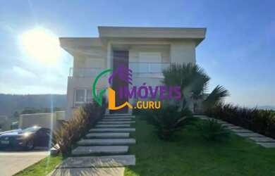 Imagem: A casa em condomínio possui 4 Dormitórios, 5 Banheiros, 4