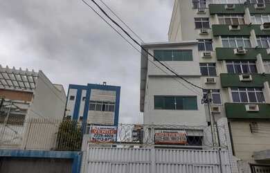 Imagem: O depósito possui 5 Vagas na garagem, 400m² de Área, Imóvel