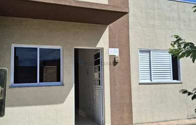 Imagem: A casa em condomínio possui 2 Dormitórios, 1 Banheiro, 2 Vagas