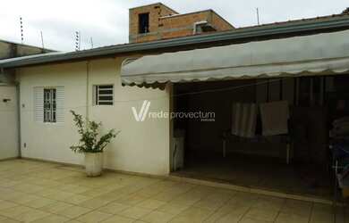 Imagem: A casa possui 2 Dormitórios, 3 Banheiros, 2 Vagas na garagem