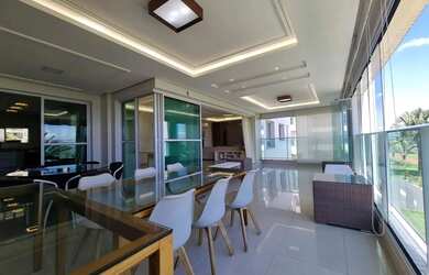 Imagem: O apartamento possui 4 Dormitórios, 5 Banheiros, 4 Vagas na