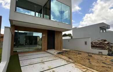 Imagem: A casa em condomínio possui 4 Dormitórios, 4 Banheiros, 2