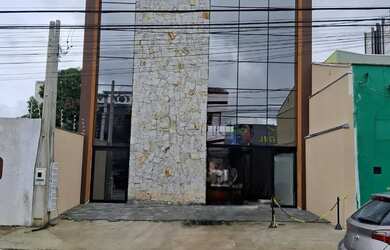 Imagem: O depósito possui 2 Vagas na garagem, 243m² de Área e Imóvel