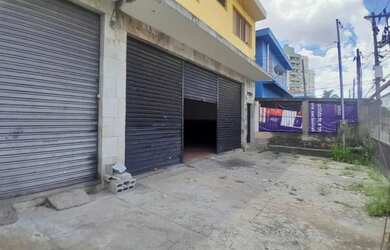 Imagem: O depósito possui 3 Vagas na garagem, 125m² de Área e está