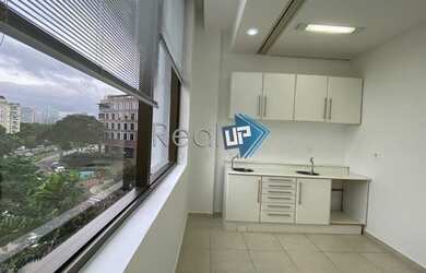 Imagem: O depósito possui 42m² de Área e está localizado em Barra