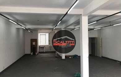 Imagem: O depósito possui 641m² de Área e está localizado em Santa