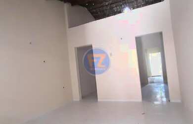 Imagem: A casa possui 1 Dormitório, 1 Banheiro, 1 Vaga na garagem