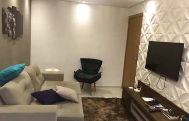 Imagem: O apartamento possui 2 Dormitórios, 1 Banheiro, 1 Vaga na garagem