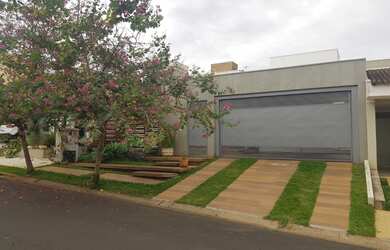 Imagem: A casa em condomínio possui 3 Dormitórios, 4 Banheiros, 2