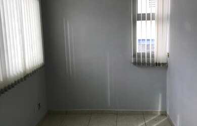 Imagem: O depósito possui 1 Vaga na garagem, 32m² de Área e está