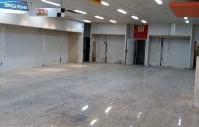 Imagem: O depósito possui 1 Vaga na garagem, 400m² de Área e está