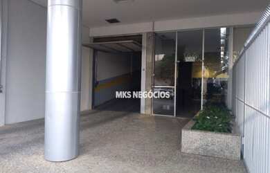 Imagem: O depósito possui 4 Vagas na garagem e 222m² de Área e está