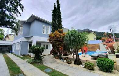 Imagem: A casa em condomínio possui 5 Dormitórios, 5 Banheiros, 4