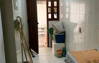 Imagem: A casa possui 3 Dormitórios, 3 Banheiros, 2 Vagas na garagem