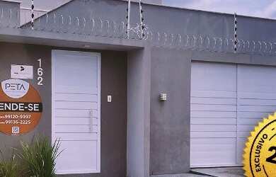 Imagem: A casa possui 4 Dormitórios, 3 Banheiros, 2 Vagas na garagem