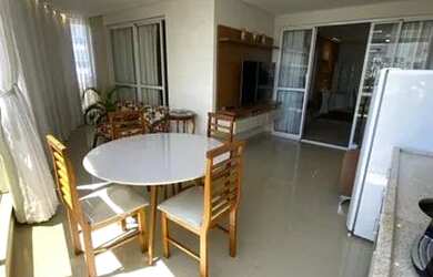 Imagem: O apartamento possui 3 Dormitórios, 1 Banheiro, 2 Vagas na