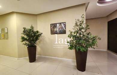 Imagem: O apartamento possui 3 Dormitórios, 5 Banheiros, 2 Vagas na