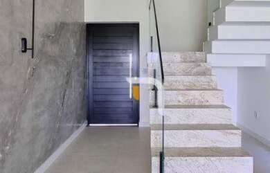 Imagem: A casa em condomínio possui 3 Dormitórios, 3 Banheiros, 4