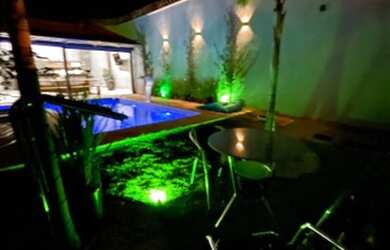 Imagem: A casa está localizado em Trindade, GO para temporada por R$400