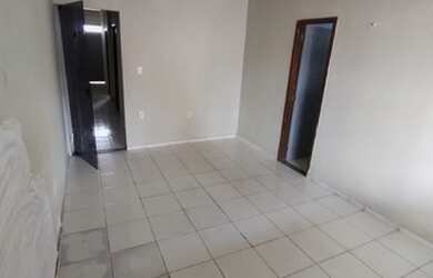 Imagem: A casa possui 3 Dormitórios, 3 Banheiros, 2 Vagas na garagem