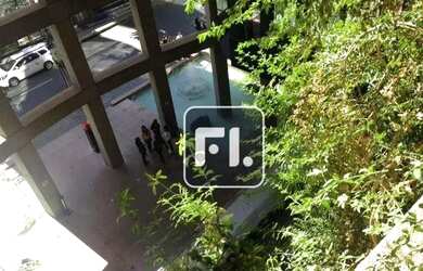 Imagem: O depósito possui 3 Vagas na garagem, 100m² de Área e está