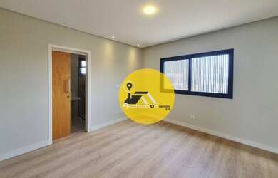 Imagem: A casa em condomínio possui 4 Dormitórios, 5 Banheiros, 2