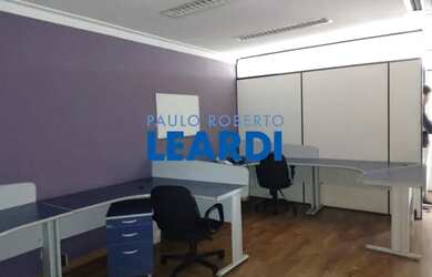 Imagem: O depósito possui 1 Vaga na garagem, 65m² de Área e está