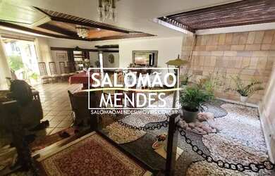 Imagem: A casa possui 5 Dormitórios, 5 Banheiros, 5 Vagas na garagem