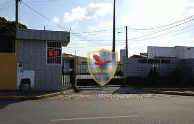 Imagem: A casa em condomínio possui 3 Dormitórios, 2 Banheiros, 1