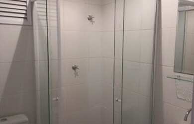 Imagem: O apartamento possui 2 Dormitórios, 1 Banheiro, 1 Vaga na garagem