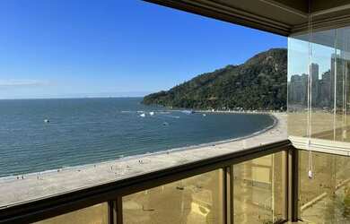 Imagem: O apartamento possui 3 Dormitórios, 5 Banheiros, 2 Vagas na