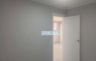 Imagem: O apartamento possui 2 Dormitórios, 1 Banheiro, 1 Vaga na garagem