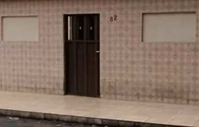 Imagem: A casa possui 3 Dormitórios, 2 Banheiros, 4 Vagas na garagem