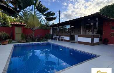 Imagem: A casa em condomínio possui 5 Dormitórios, 5 Banheiros, 5