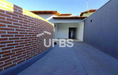 Imagem: A casa possui 3 Dormitórios, 1 Banheiro, 166m² de Área, Imóvel
